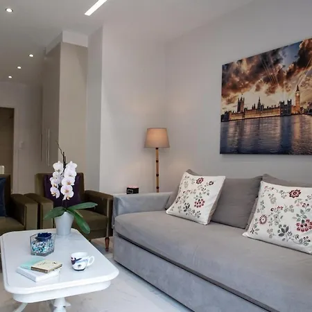 Thelia Sofouli Urban Living Apartment
