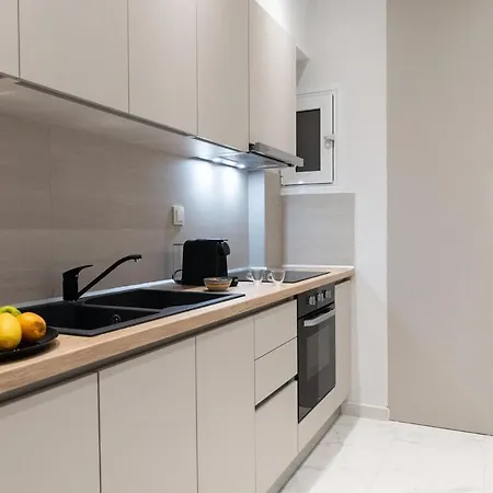 Thelia Sofouli Urban Living Apartment