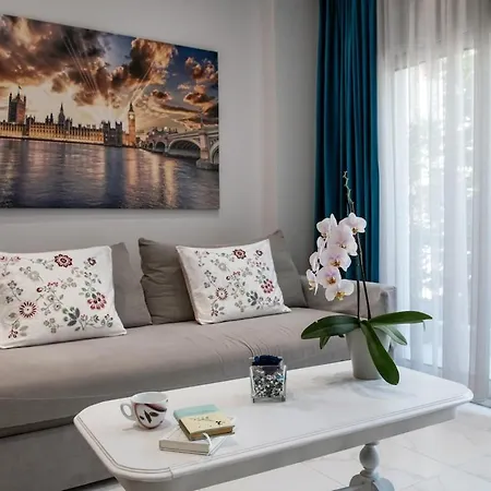 Thelia Sofouli Urban Living